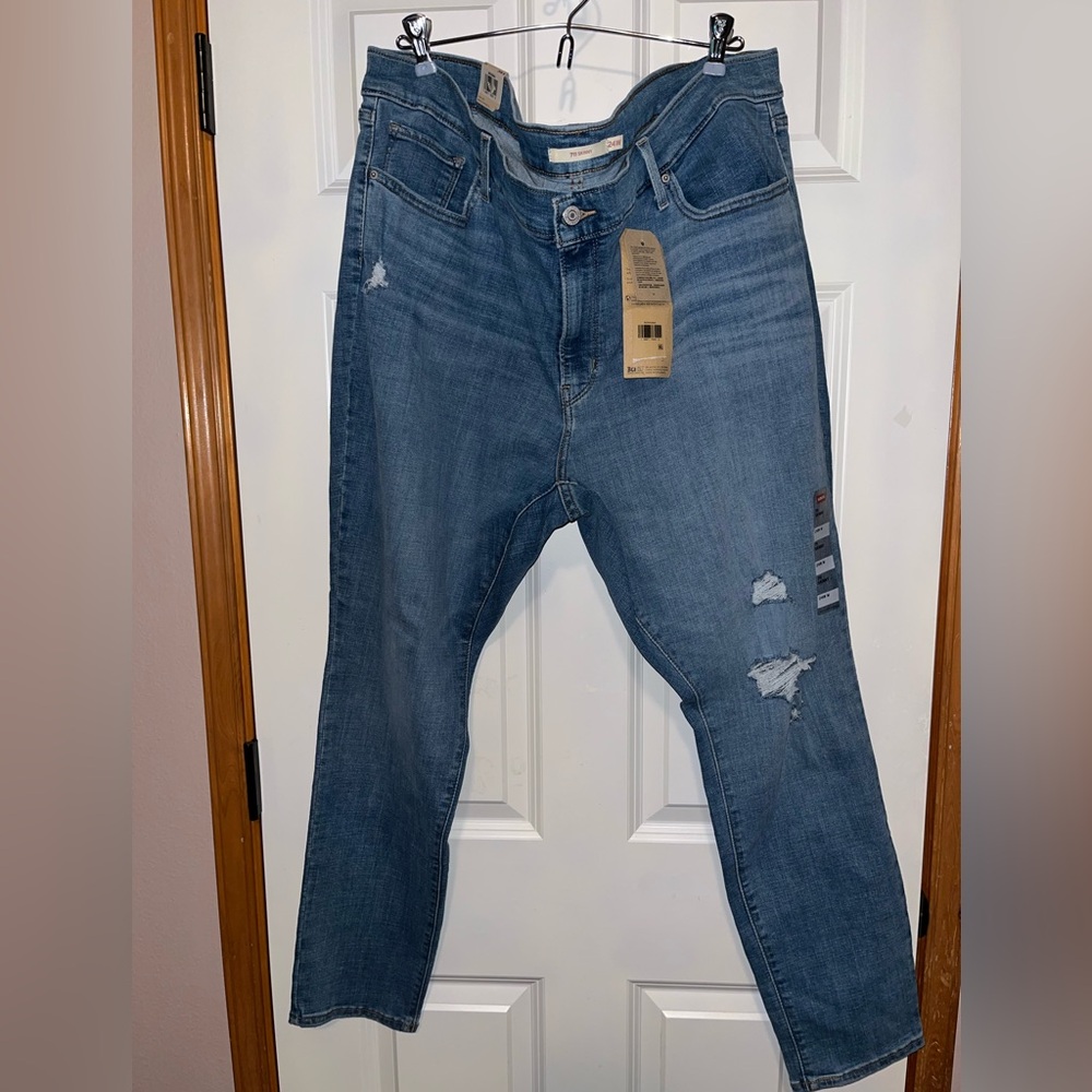 Levi’s 711 Skinny size 24W NWT